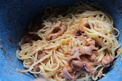 RECETA - Espaguetis con chipirones encebollados
