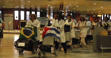 El régimen de La Habana reanudará envío de médicos a Brasil