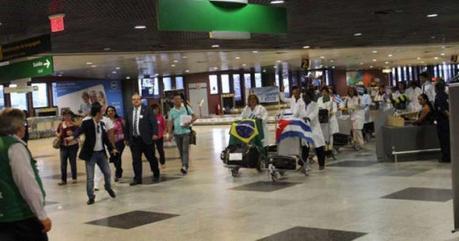 950 médicos Cubanos via Brasil tras reinicio de la colaboración