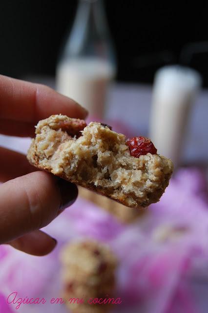 Galletas de plátano, avena, chocolate blanco y arándanos