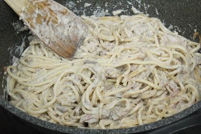 Espaguetis a la carbonara de soja con champiñones en Thermomix