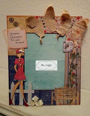 TALLER DE CARTONAJE: MARCO DE FOTOS DECORADO CON SELLO DE JUNE NAUTHING