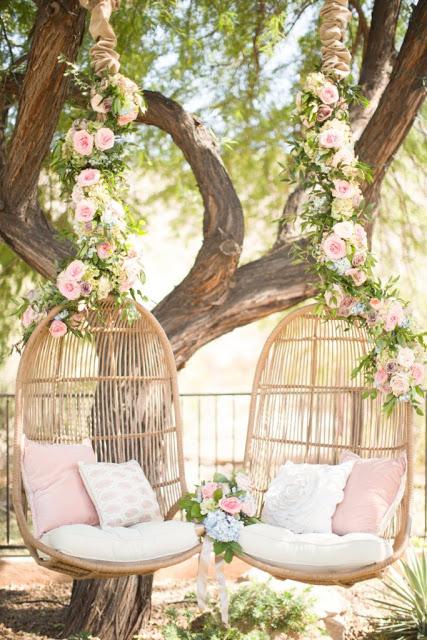 Wedding Inspiration: mecedoras colgantes para los novios en ceremonias al aire libre