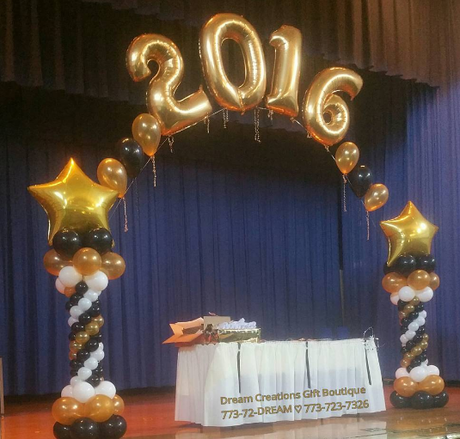 Decora tu graduación con arreglos de Globos