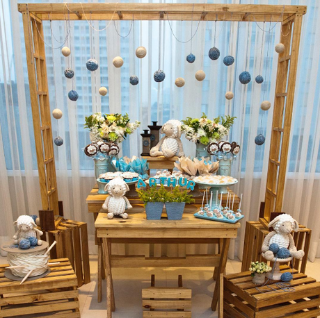 Un baby shower contando ovejitas