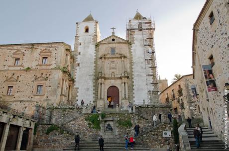 Plaza San Jorge Iglesia de San Francisco Javier Caceres