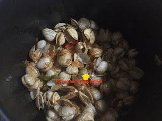 Arroz almejas olla