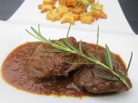 Carrilleras al vino tinto en olla GM