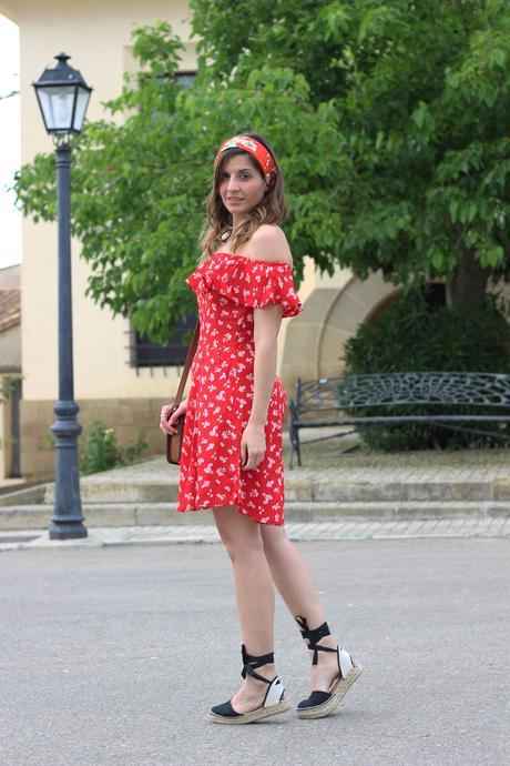 bloguera moda vestido de flores y alpargatas atadas