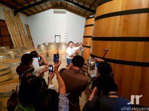 visita de la prensa japonesa a las bodegas de Utiel-Requena