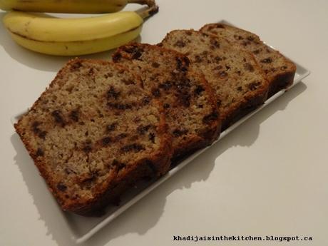 GÂTEAU AUX BANANES ET PÉPITES DE CHOCOLAT / BANANA CHOCOLATE CHIPS BREAD / BIZCOCHO DE BANANA Y CHISPAS DE CHOCOLATE / كيك الموز و حبيبات الشوكولاطه