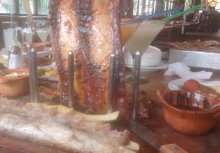 LA PARRILLA DANESA Y SU GUACAMOLE “MANCHA VORAZ”