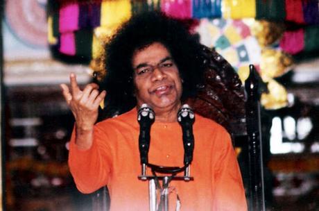 Fwd: Experiencias de Estudiantes Sai: Dios siempre EMPUJA por el bien mayor del individuo