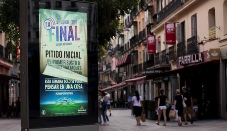 Heineken llena Madrid de anuncios falsos para celebrar la final de la Champions