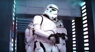 El Stormtrooper que se golpea la cabeza en Star Wars expl...