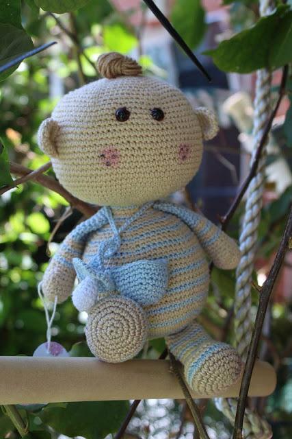 BEBE DE GANCHILLO