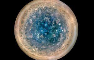 Juno nos muestra el magnetismo y los ciclones gigantes de Júpiter