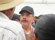 Danilo visita Yayal anuncia financiará productores cacao.