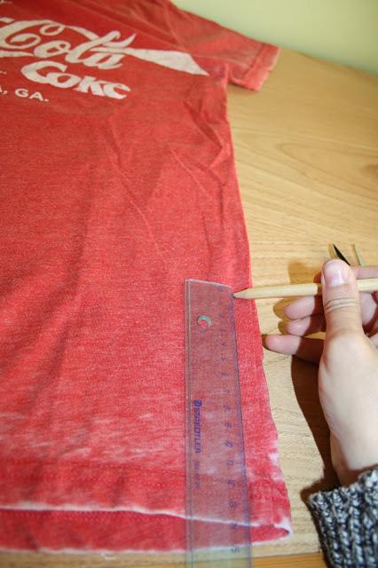 Diy: cuatro formas de reciclar camisetas sin coser