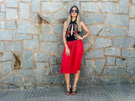 EMBROIDERED RED ROSES