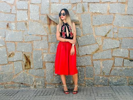 EMBROIDERED RED ROSES