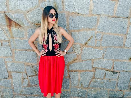 EMBROIDERED RED ROSES