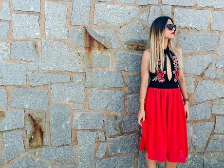 EMBROIDERED RED ROSES