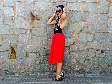 EMBROIDERED RED ROSES