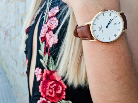 EMBROIDERED RED ROSES