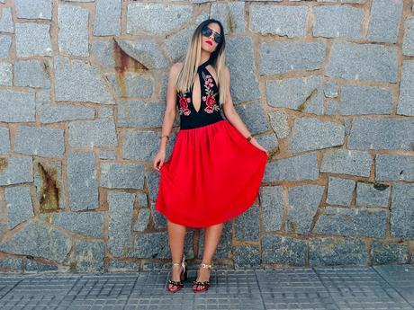 EMBROIDERED RED ROSES
