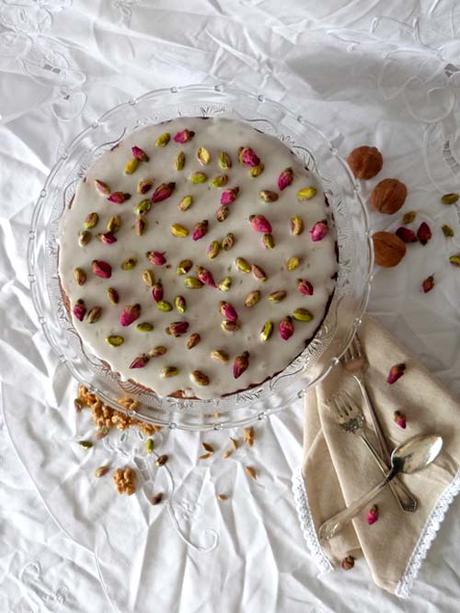 torta persa | de nueces, cardamomo, rosas y pistachos