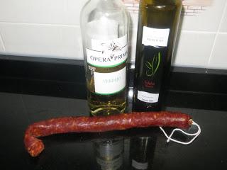 CHORIZOS AL VINO EN MICROONDAS