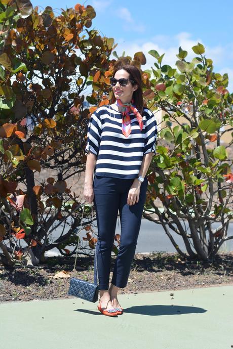 zara-navy-top-orange-sandals-outfit