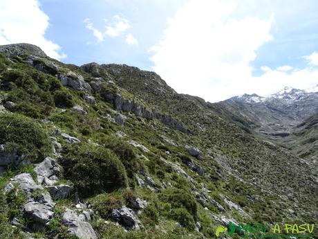 Ruta al Cantu Ceñal: Subiendo del Valle del Resecu al Tolleyu