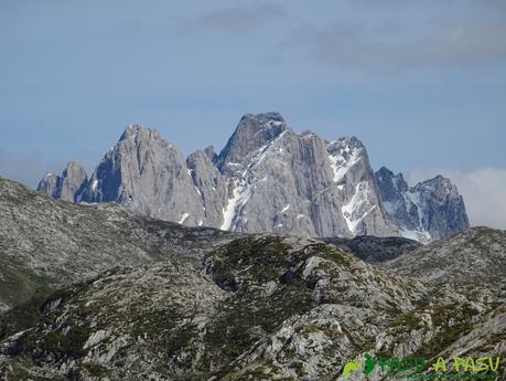 Vista del Torrecerredo desde la zona de la Majada las Bobias, Picos de Europa