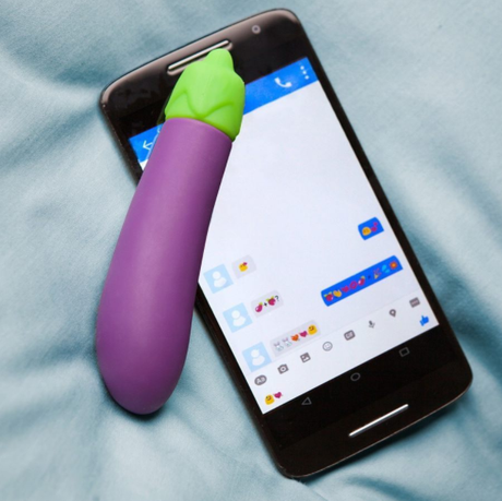 Esta marca transforma la berenjena de WhatsApp en un juguete sexual