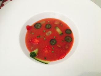 Sopa fría de fresas, frutas y verduras