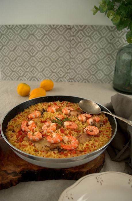 Arroz con pollo y langostinos, porque esto de paella no tiene nada de nada #arbolillosalamarTS