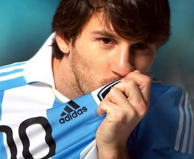 LA NUEVA CAMISETA DE LA SELECCIÓN ARGENTINA