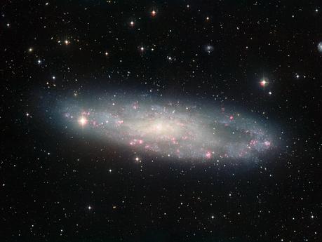 El disco de polvo de NGC 247
