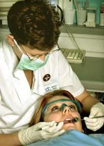 Los españoles visitan menos al dentista que la media europea