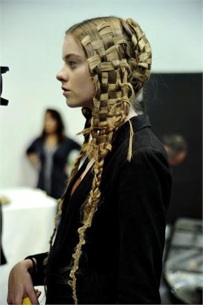 TRÈS CHIC PLAITS