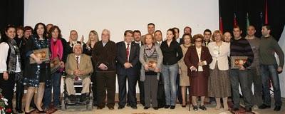 La Corporación Municipal de Huétor Vega rinde homenaje a destacadas personas y colectivos