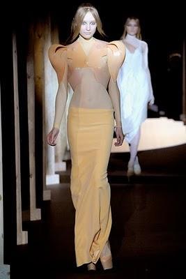 PARIS FW: Mugler Fall 2011