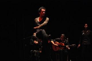 El espléndido bailaor de flamenco Ricardo Osorio (El Niño) se presentará en el Teatro Legaria