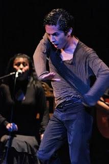 El espléndido bailaor de flamenco Ricardo Osorio (El Niño) se presentará en el Teatro Legaria