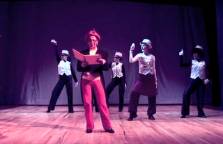 Malincónica y el planeta azul, coreografía que muestra a los niños, las maravillas del mundo que habitamos