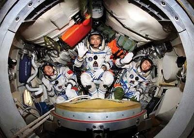 Programa espacial chino incluye alunizaje tripulado y exploración Marte