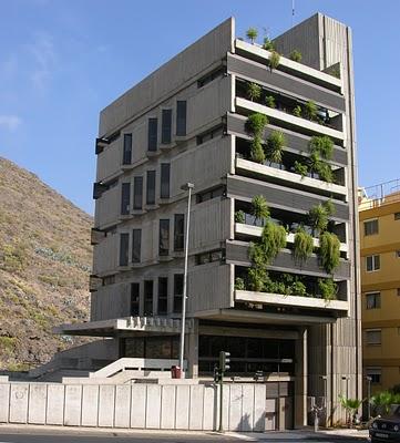 LOS COLEGIOS DE ARQUITECTOS EN ESPAÑA