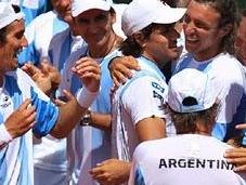 Copa Davis: Argentina cerró serie 4-1, Schwank Mónaco cancha